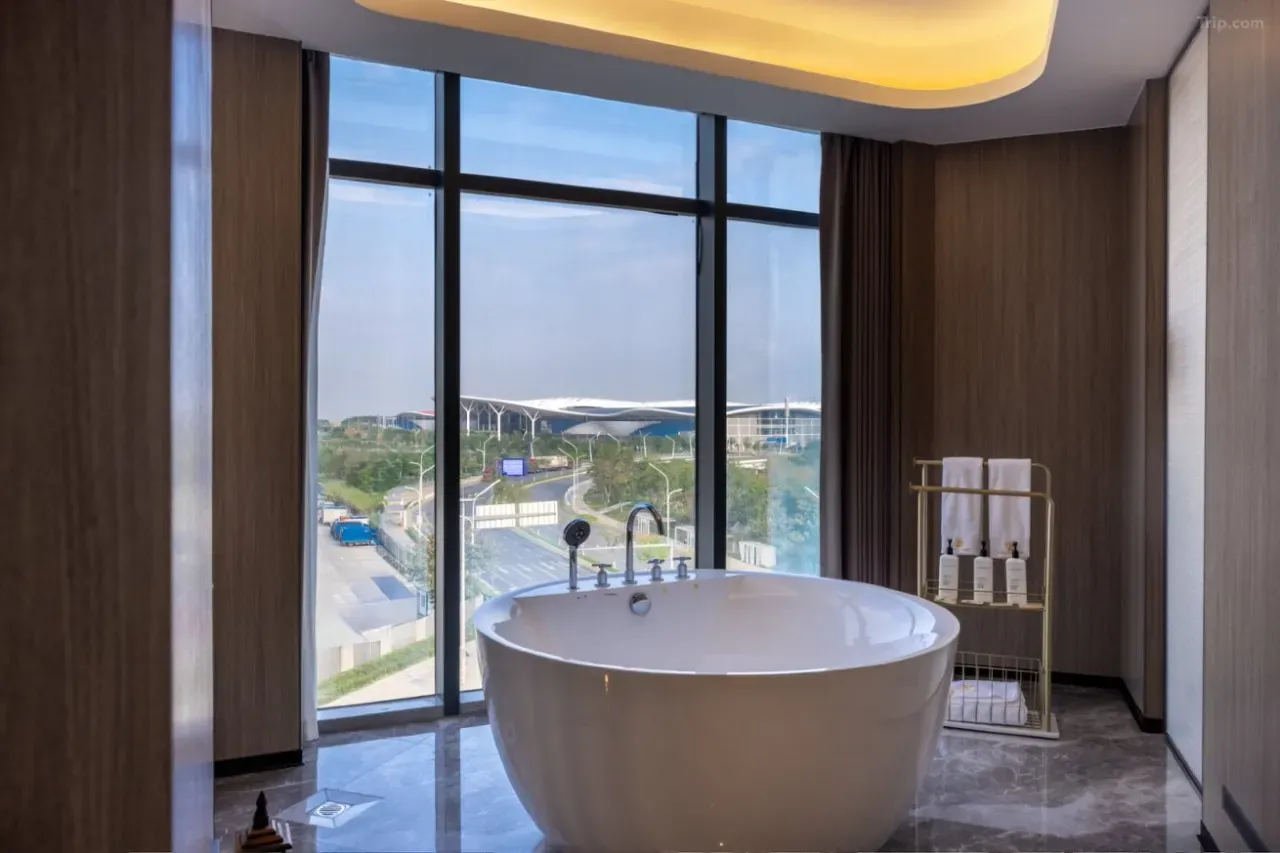 華發冰雪世界周邊酒店|深圳鵬展國際酒店(國際會展中心店)(圖片來源:Trip.com)