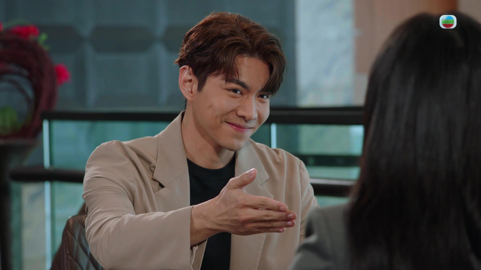 兩人表情好有火花。