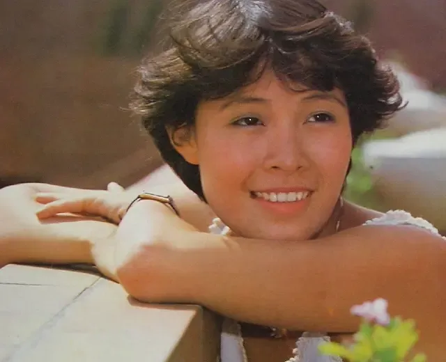 黃愷欣早在70年代以歌手身份出道。