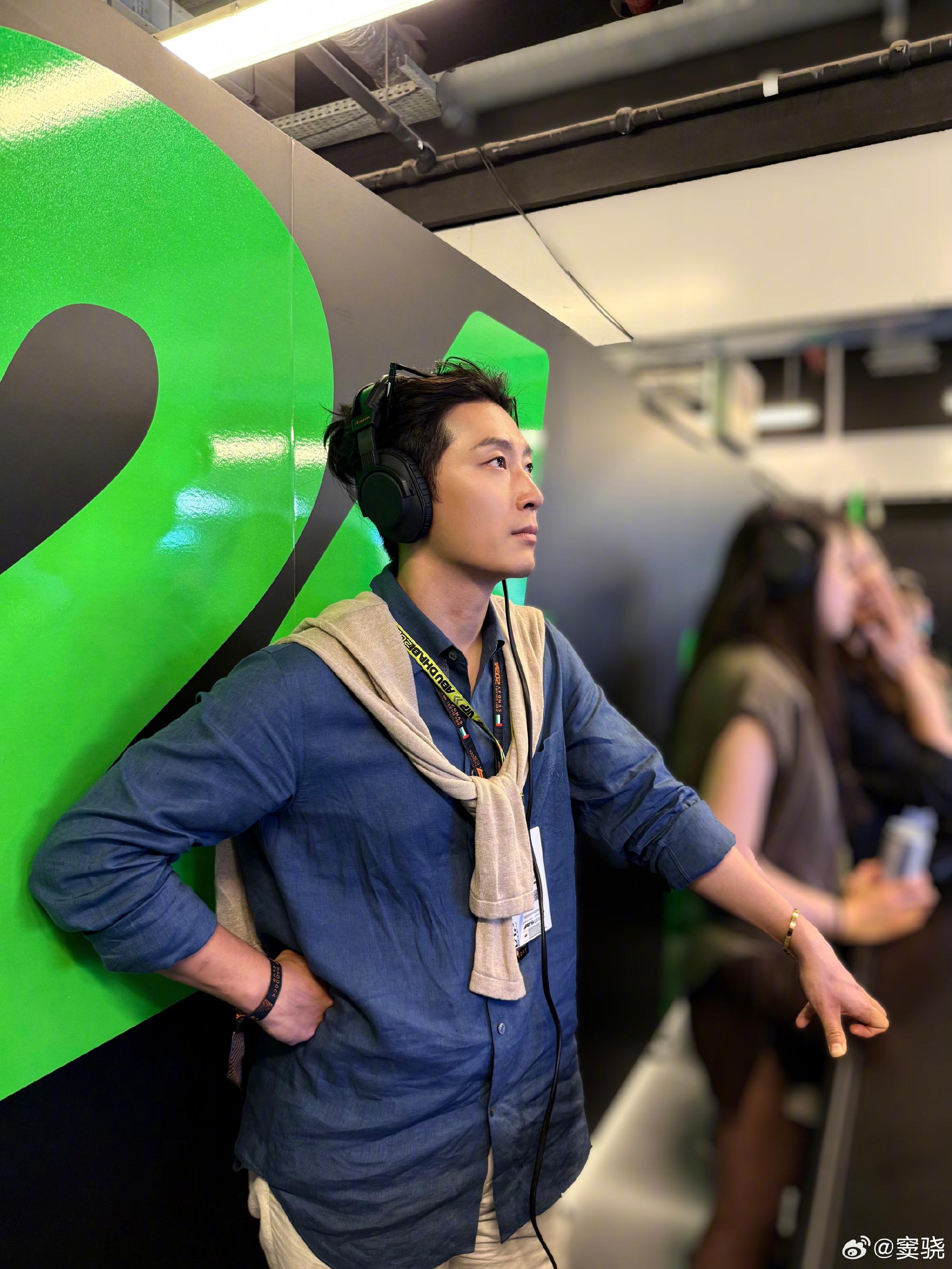 去年12月中,竇驍與超蓮一齊到中東出席賽車活動。