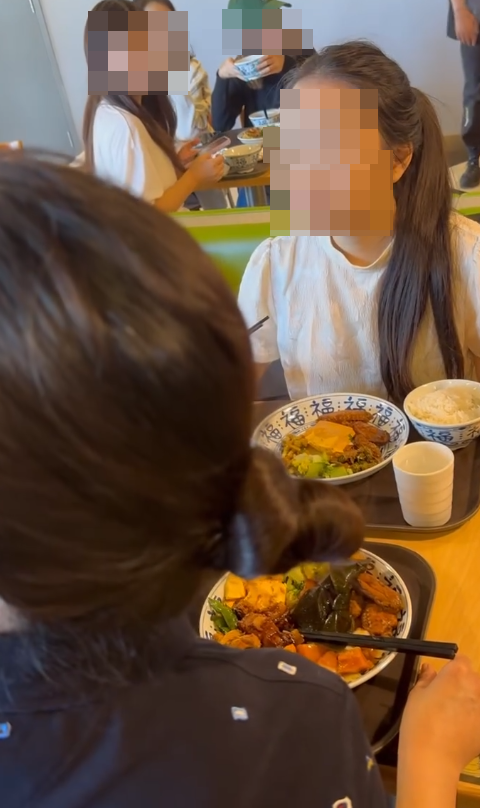 座位隨即被兩名女子霸佔,雙方當時更爆發激烈爭執。(Threads)