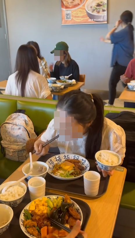 座位隨即被兩名女子霸佔,雙方當時更爆發激烈爭執。(Threads)