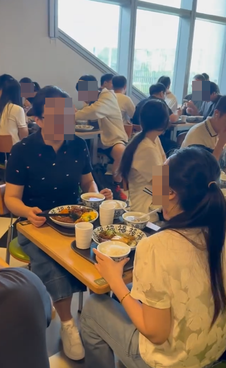 座位隨即被兩名女子霸佔,雙方當時更爆發激烈爭執。(Threads)