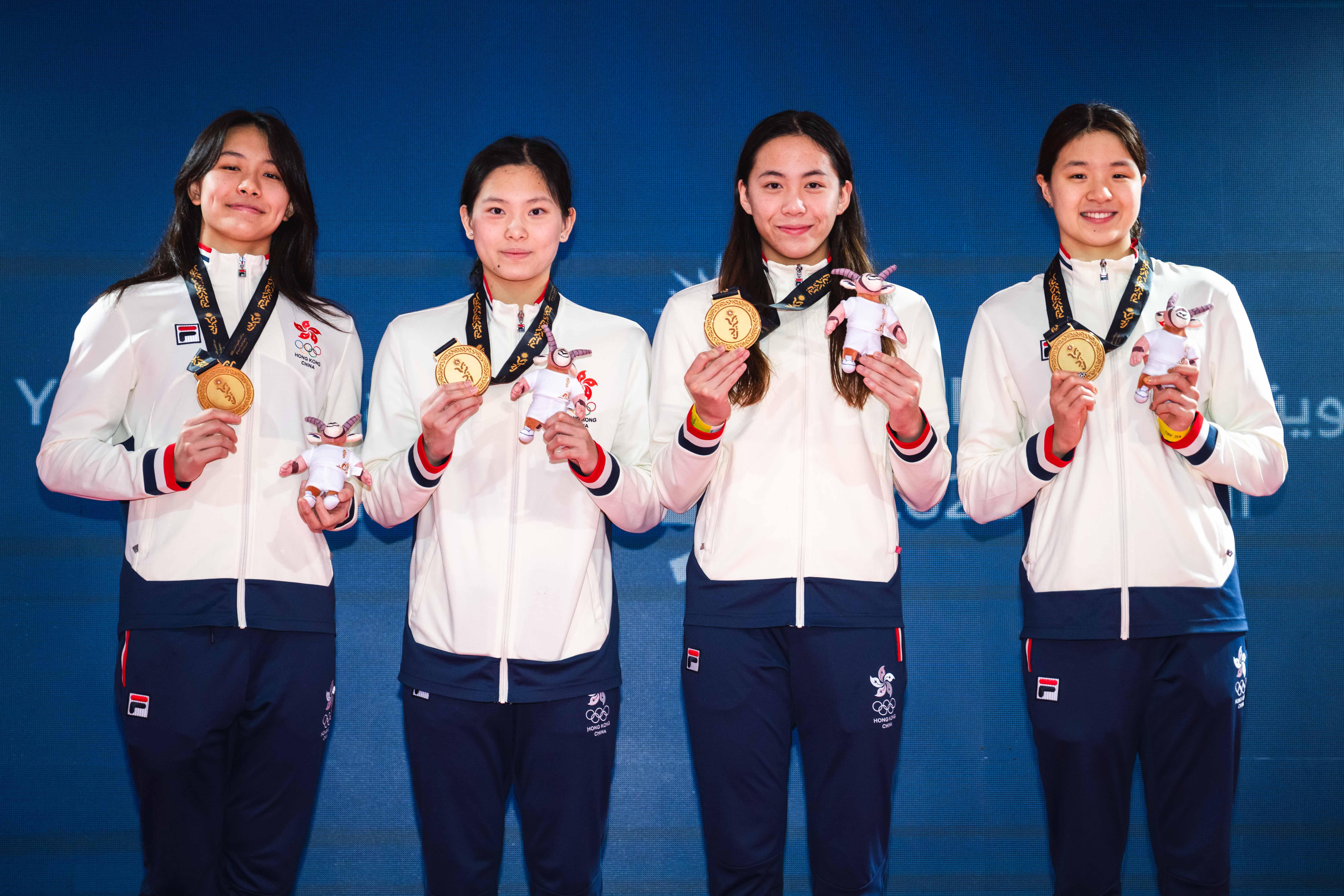 李芯瑤、林韵晴、馬紫玲和文薈喬,在亞洲青年運動女子4x100米自由泳接力取得金牌。(港協暨奧委會)