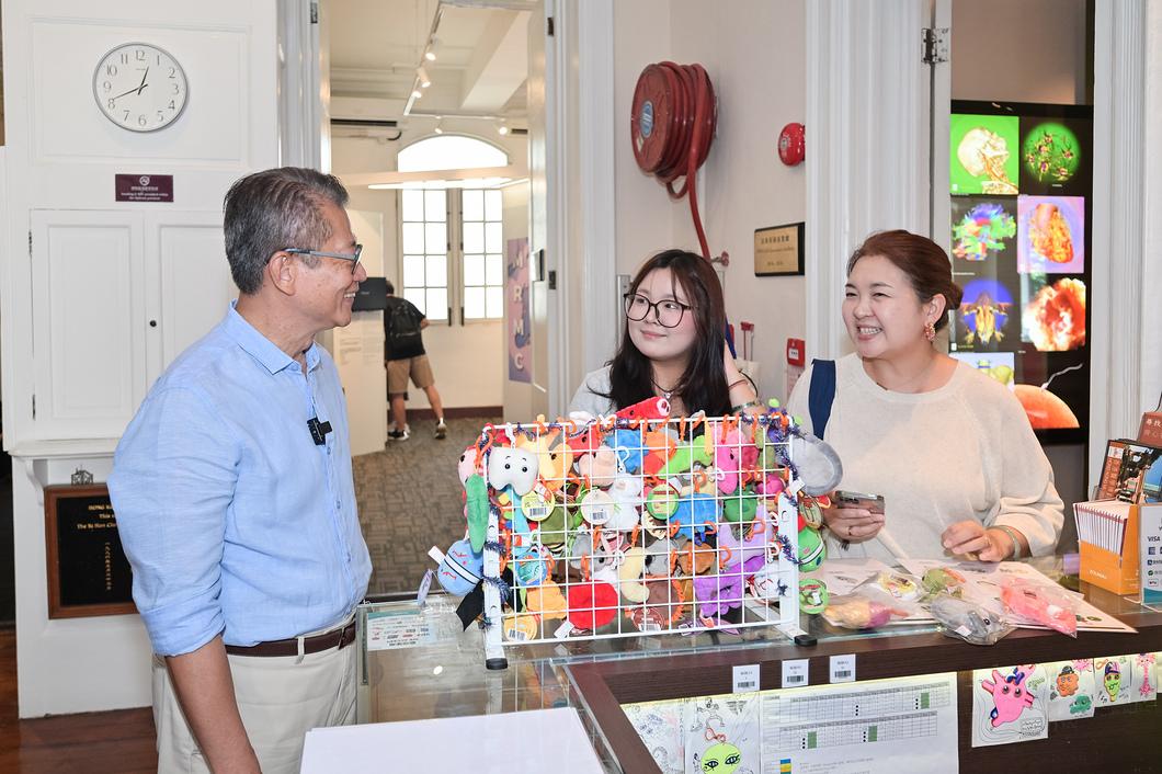 位於堅巷的香港醫學博物館近年頗具人氣,其一系列IP公仔更受不少旅客歡迎。(財政司司長網誌)