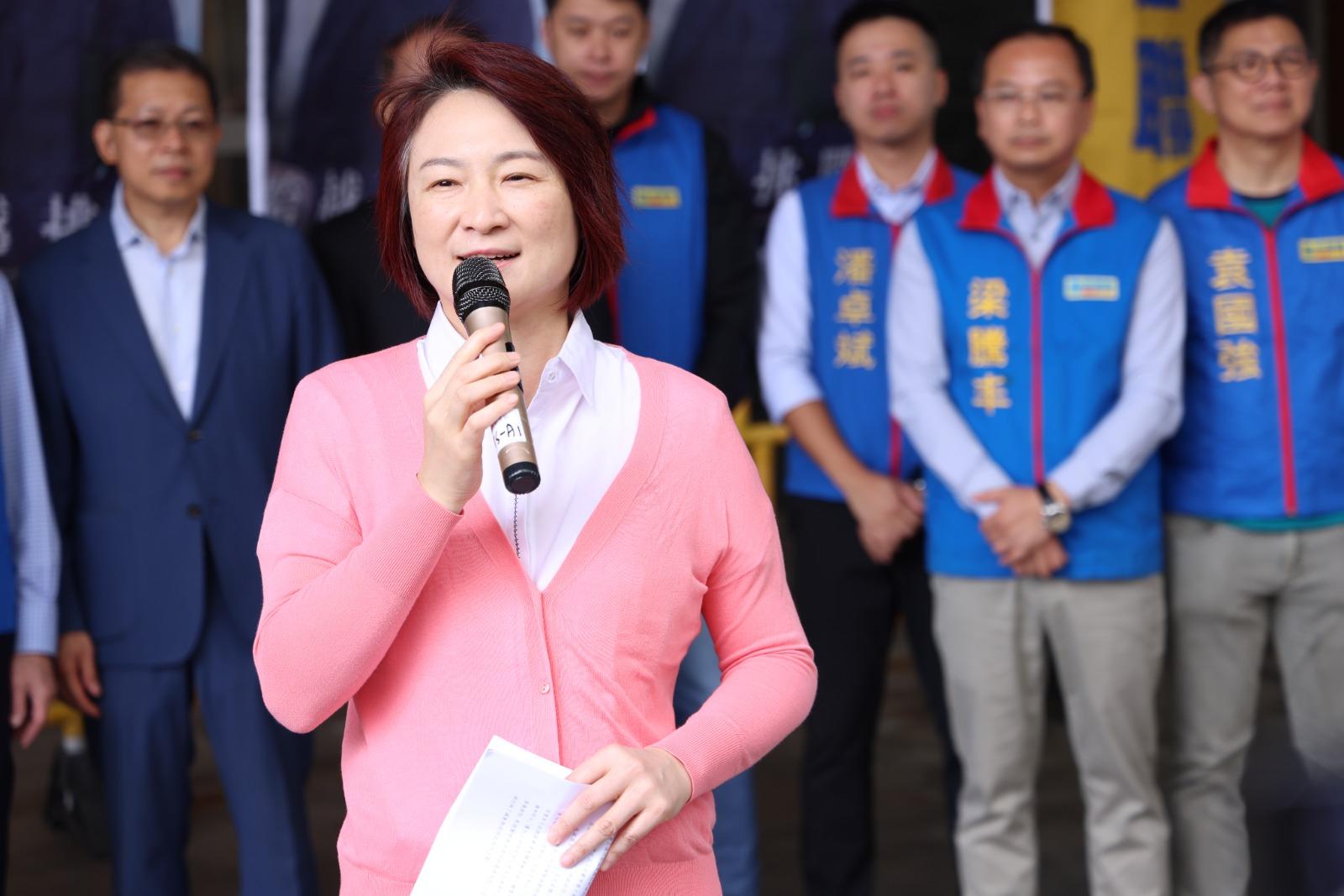 李慧琼今日報名九龍中選區爭取連任。(民建聯提供)