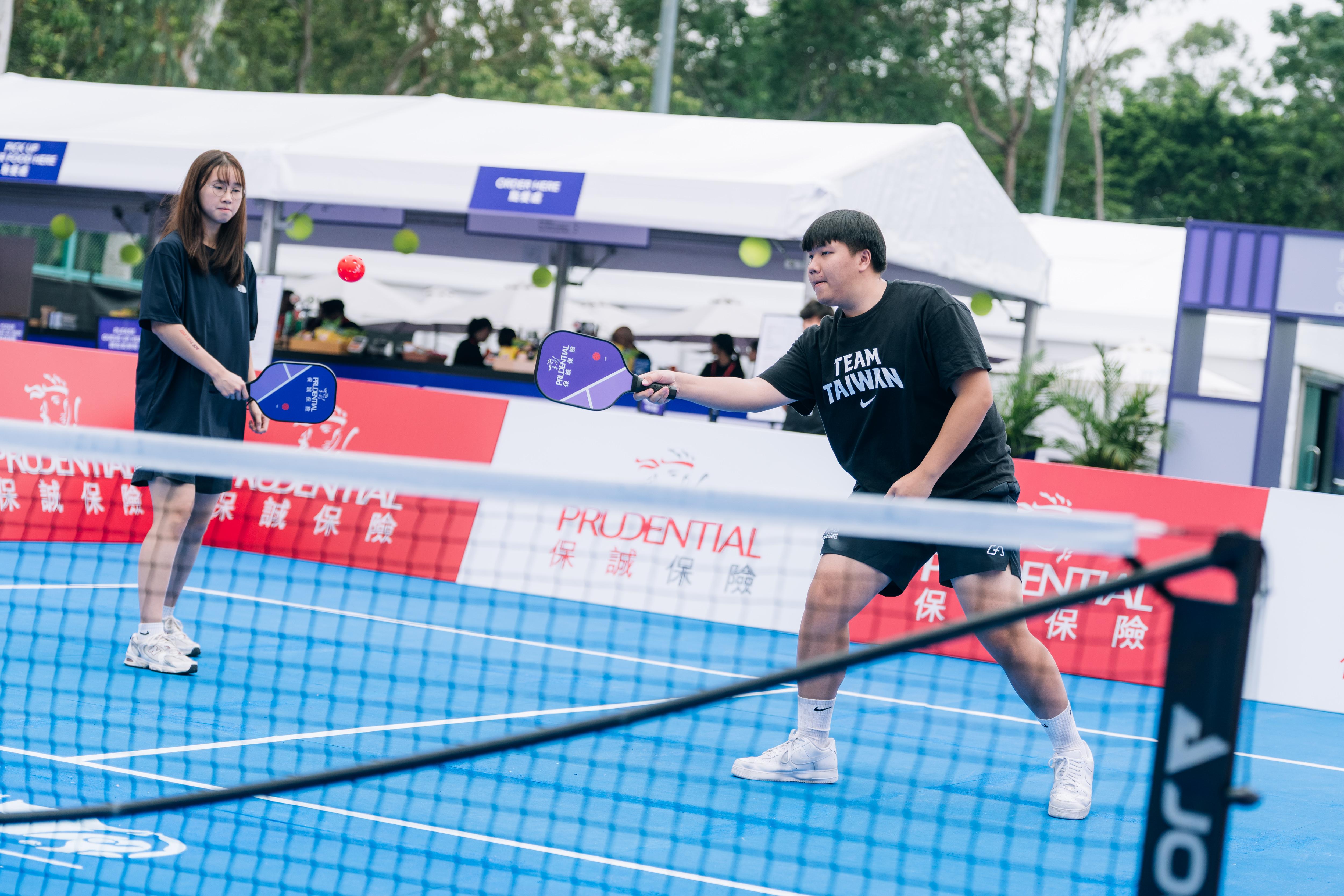 大熱的新興運動匹克球Pickleball同樣登陸同樂區。