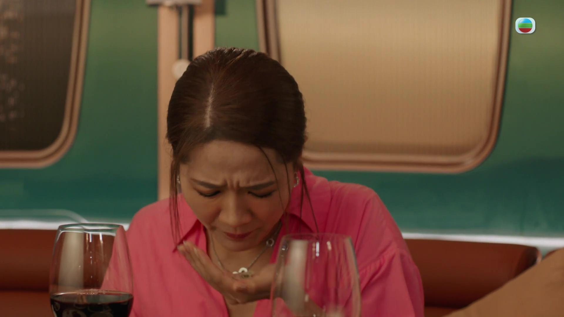 梁敏巧透過日常生活觀察及反覆練習自學演技。