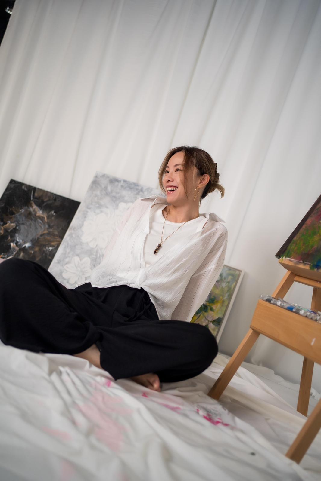 鄧麗欣趁今天生日宣布好消息。