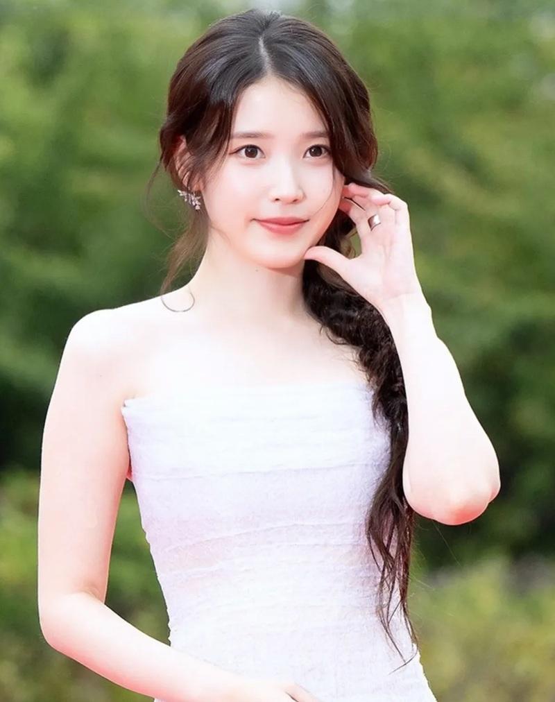 首爾國際電視節|IU封后激動攞獎 感謝劇中父母領悟人生