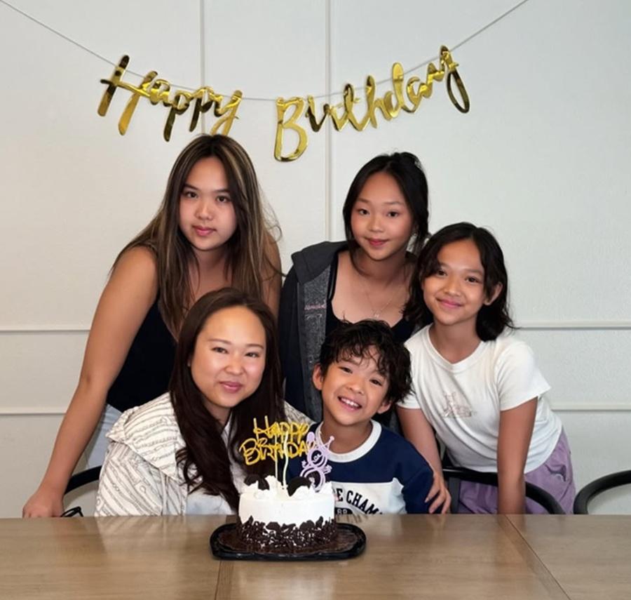 Bob育有三女一子。