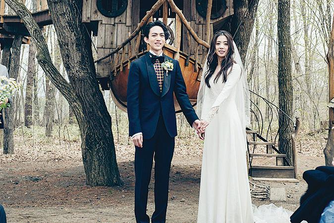 林宥嘉與太太丁文淇同樣是在輕井澤舉行戶外婚禮。