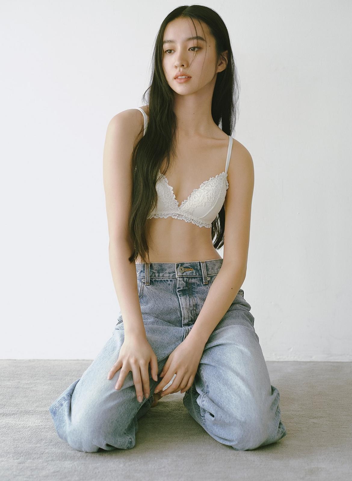 Koki今日加碼公開全新一輯內衣廣告。