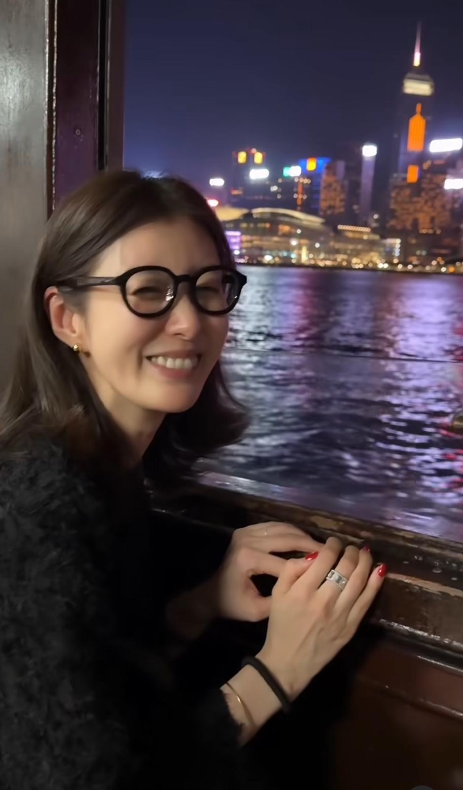 友坂理惠愛上搭天星小輪,早上搭完夜晚再搭。