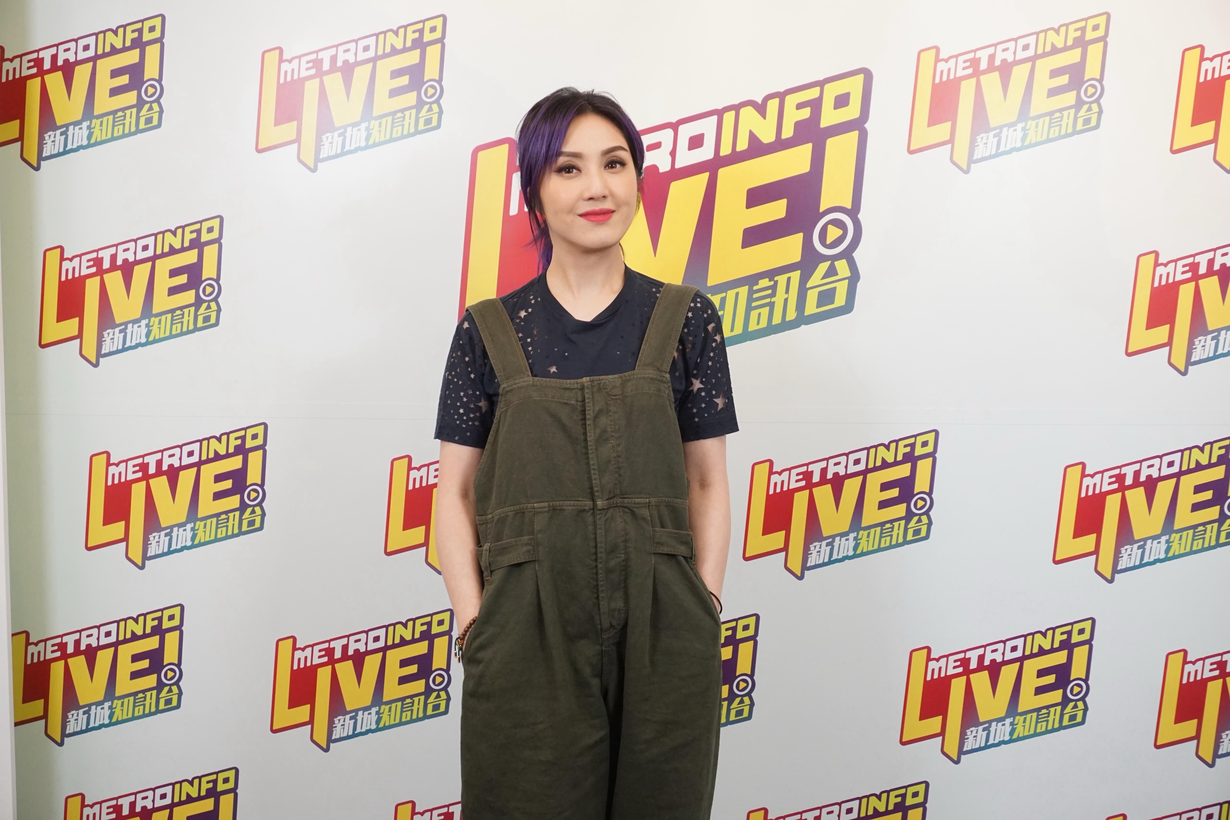 楊千嬅透露為了11月底即將舉行的演唱會要戒凍飲。