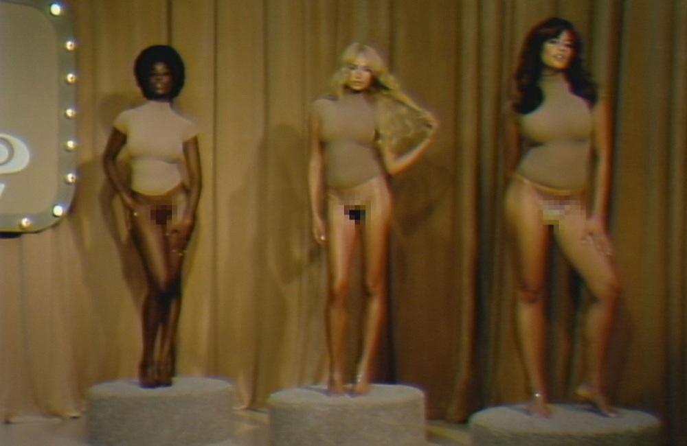 估下不同膚色的女性穿甚麼顏色的內褲。