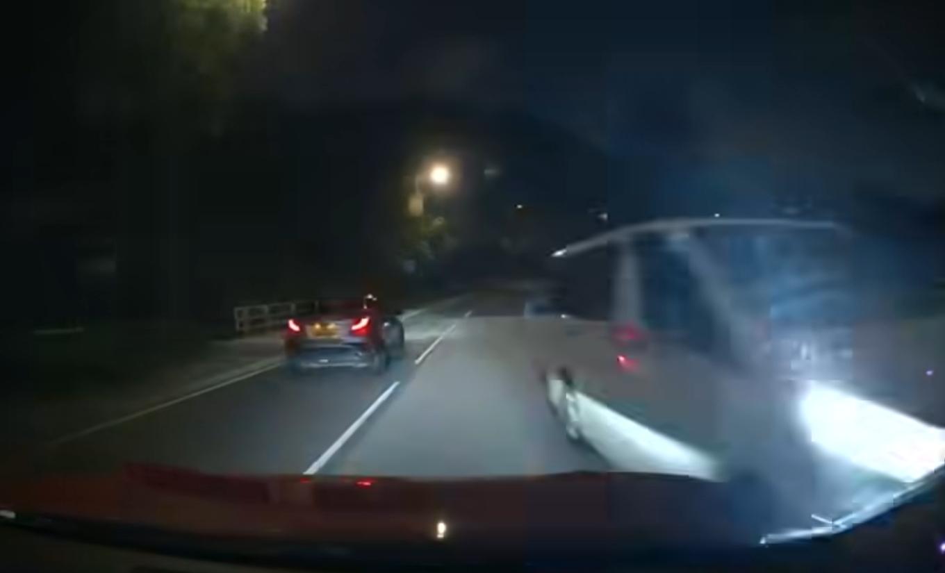 大埔公路日前險發生交通意外。(fb「車cam L(香港群組)」截圖)