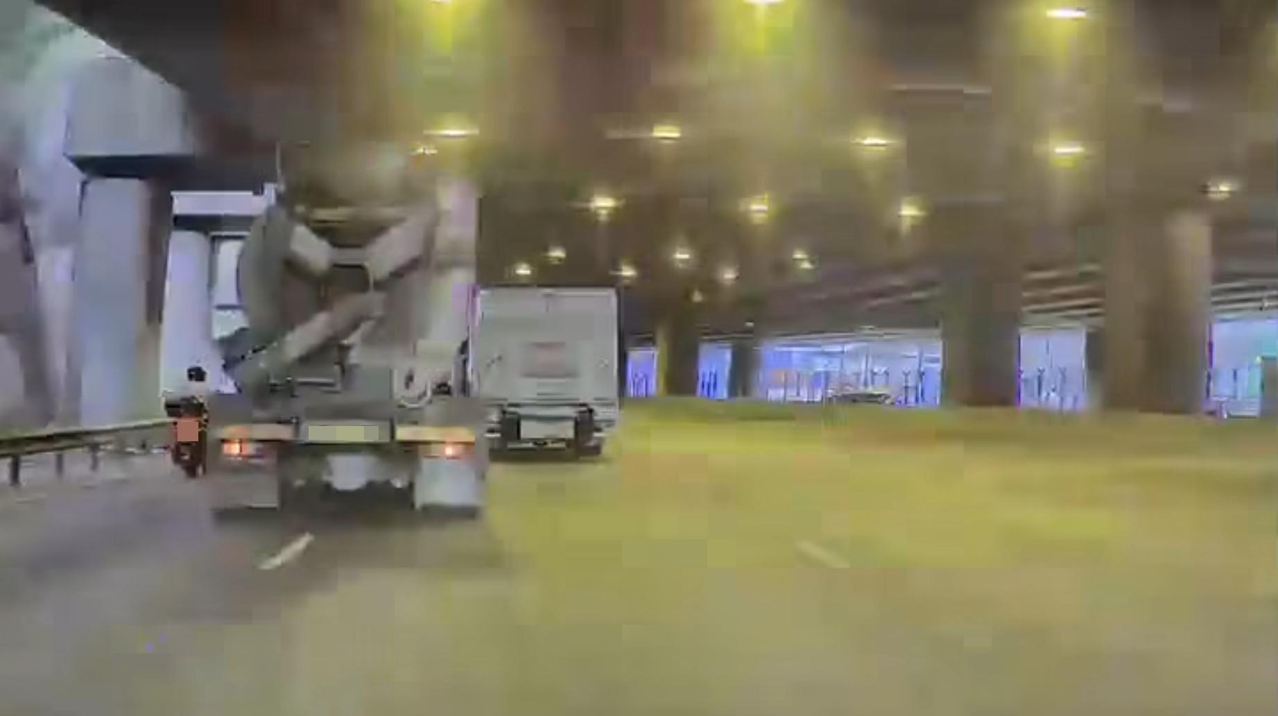 葵涌道險發生車禍。(fb「車cam L(香港群組)」圖片)