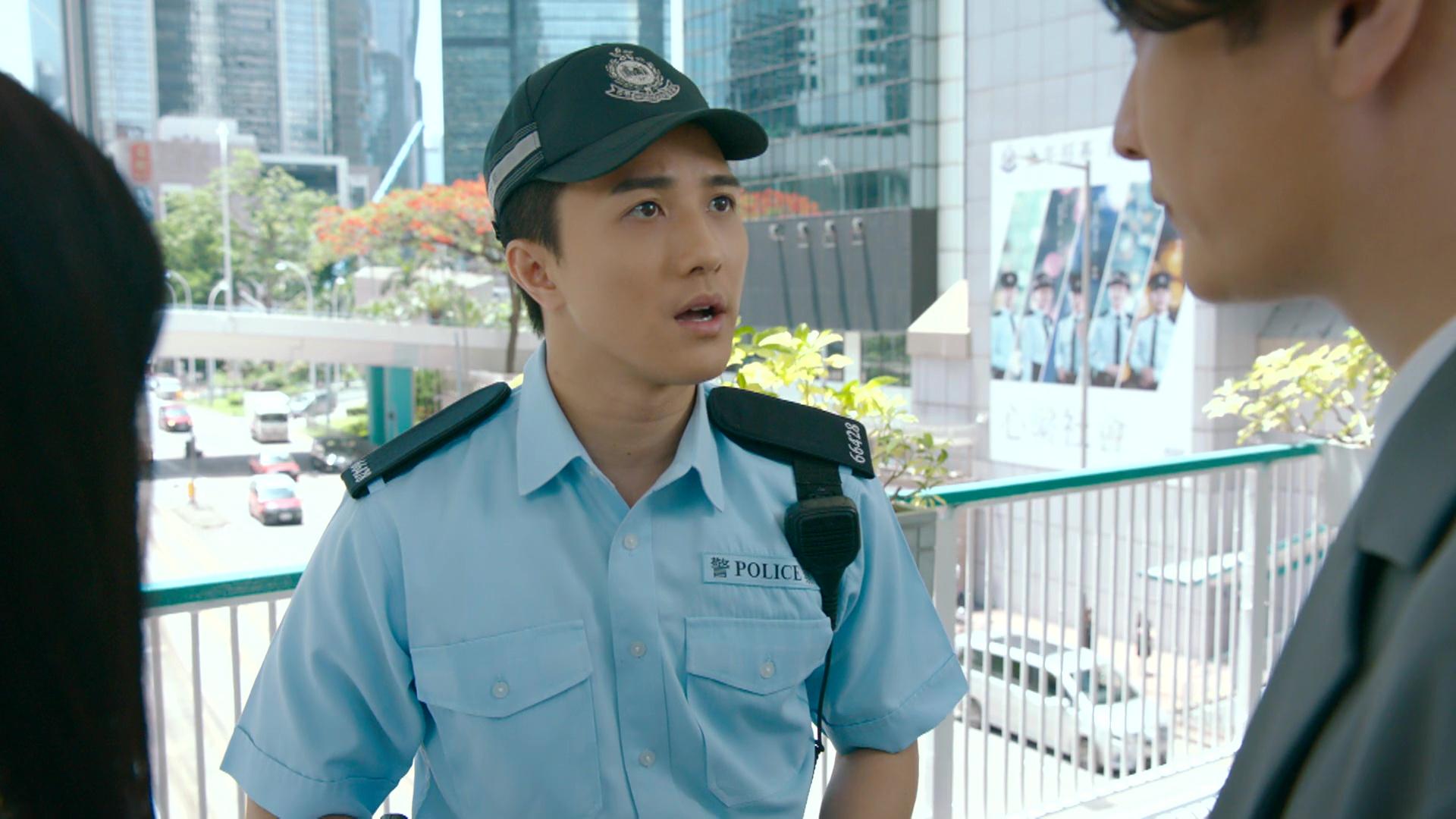 黃庭鋒在《麻雀樂團》中飾演正氣警察「二佬」程朗。