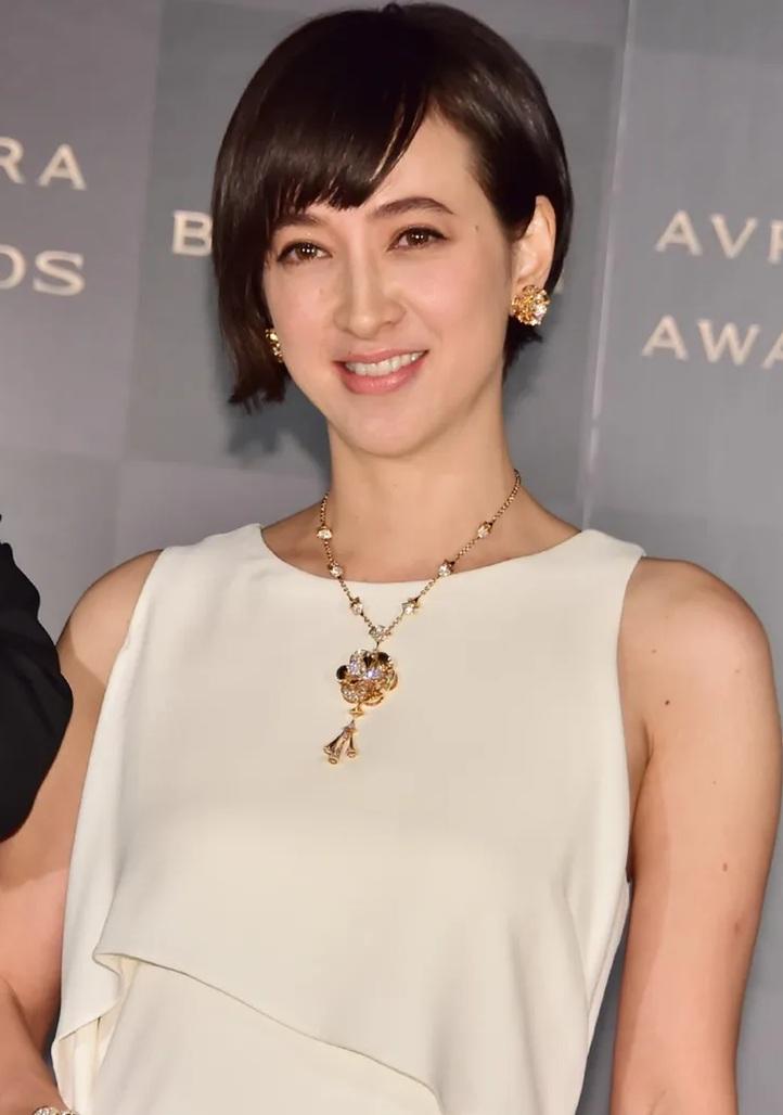 48歲法日混血兒瀧川Christel(本名:瀧川雅美)也認為老公未到時機成為首相。