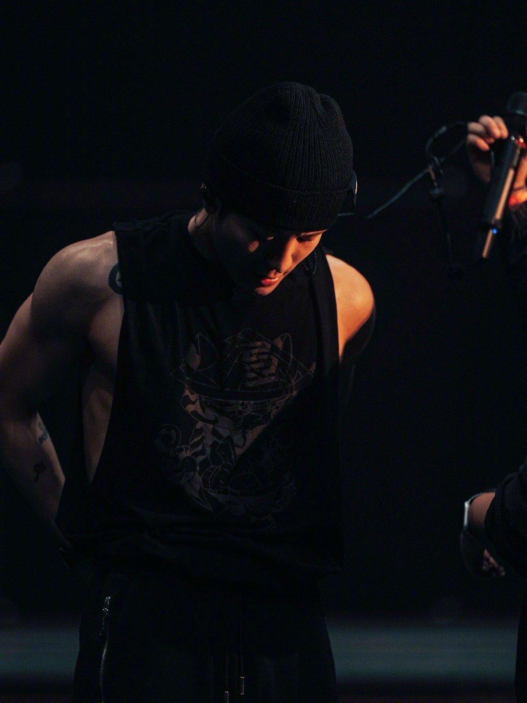 王嘉爾連日來專注彩排。