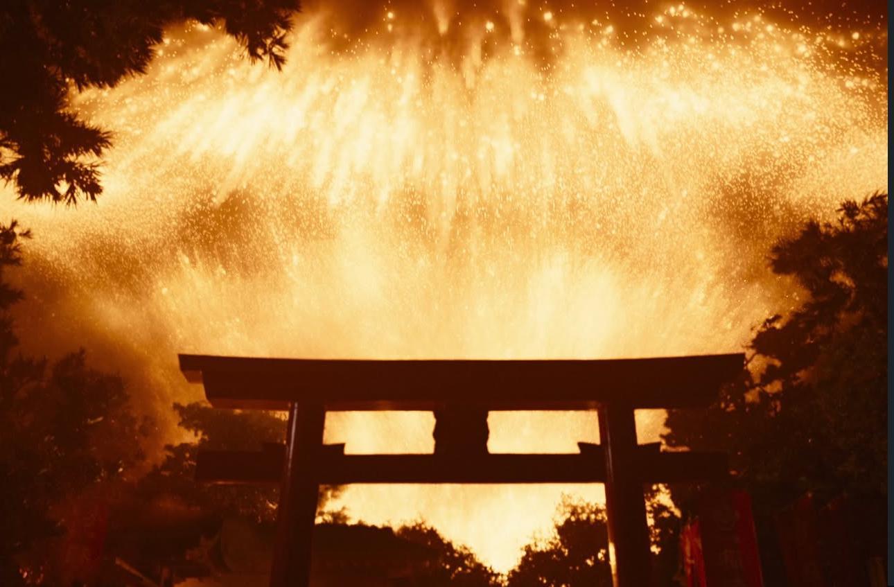 《今際之國的有栖》神社場景一幕十分震撼。
