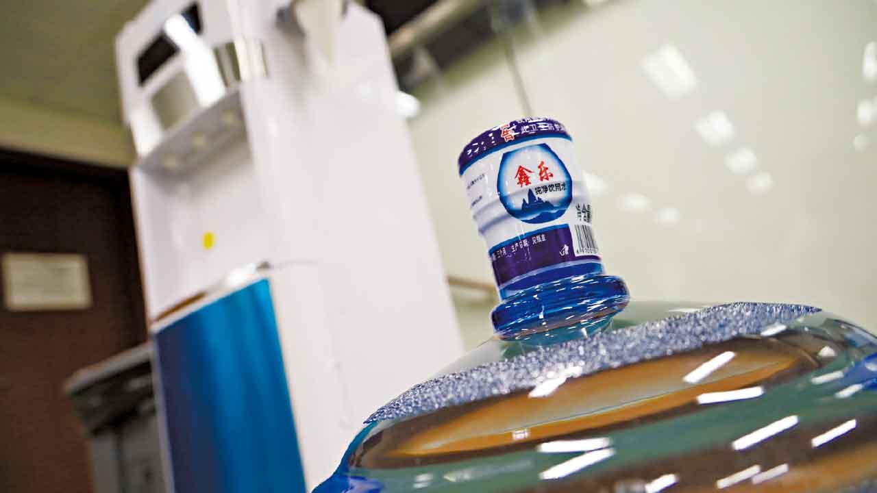 審計署指「冒牌水」事件當中涉人為疏漏。(資料圖片)