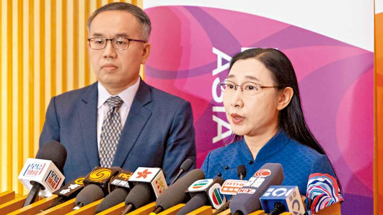 許正宇(左)指,劉焱(右)負責進行紀律調查。(周令知攝)