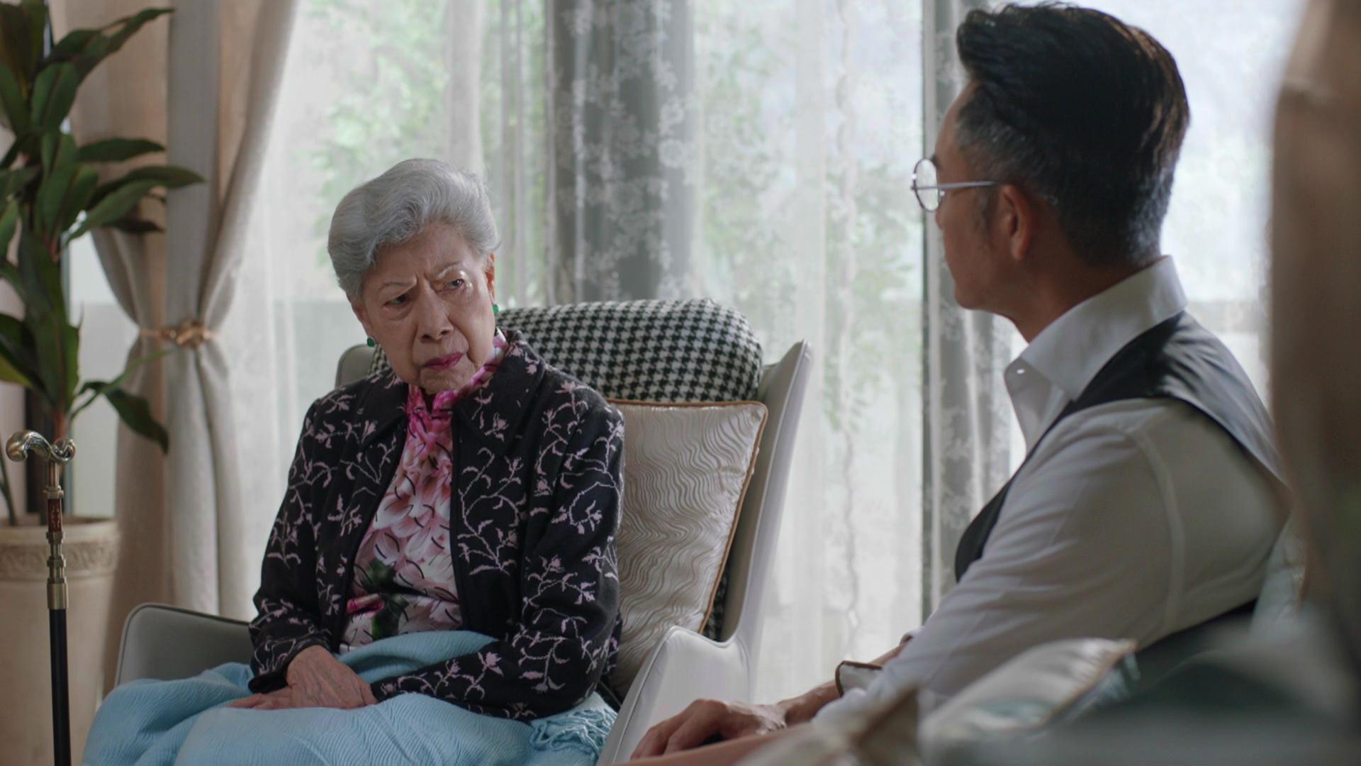 羅蘭10集換足14套靚衫。