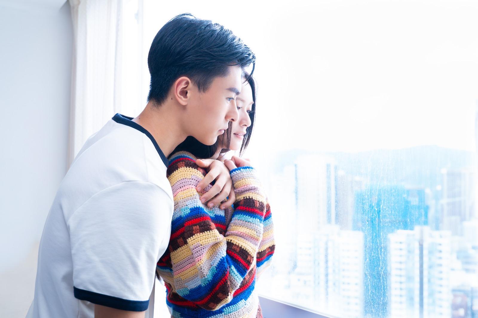 雲浩影早前為全新作品《我們還有幾多時間》拍攝MV。