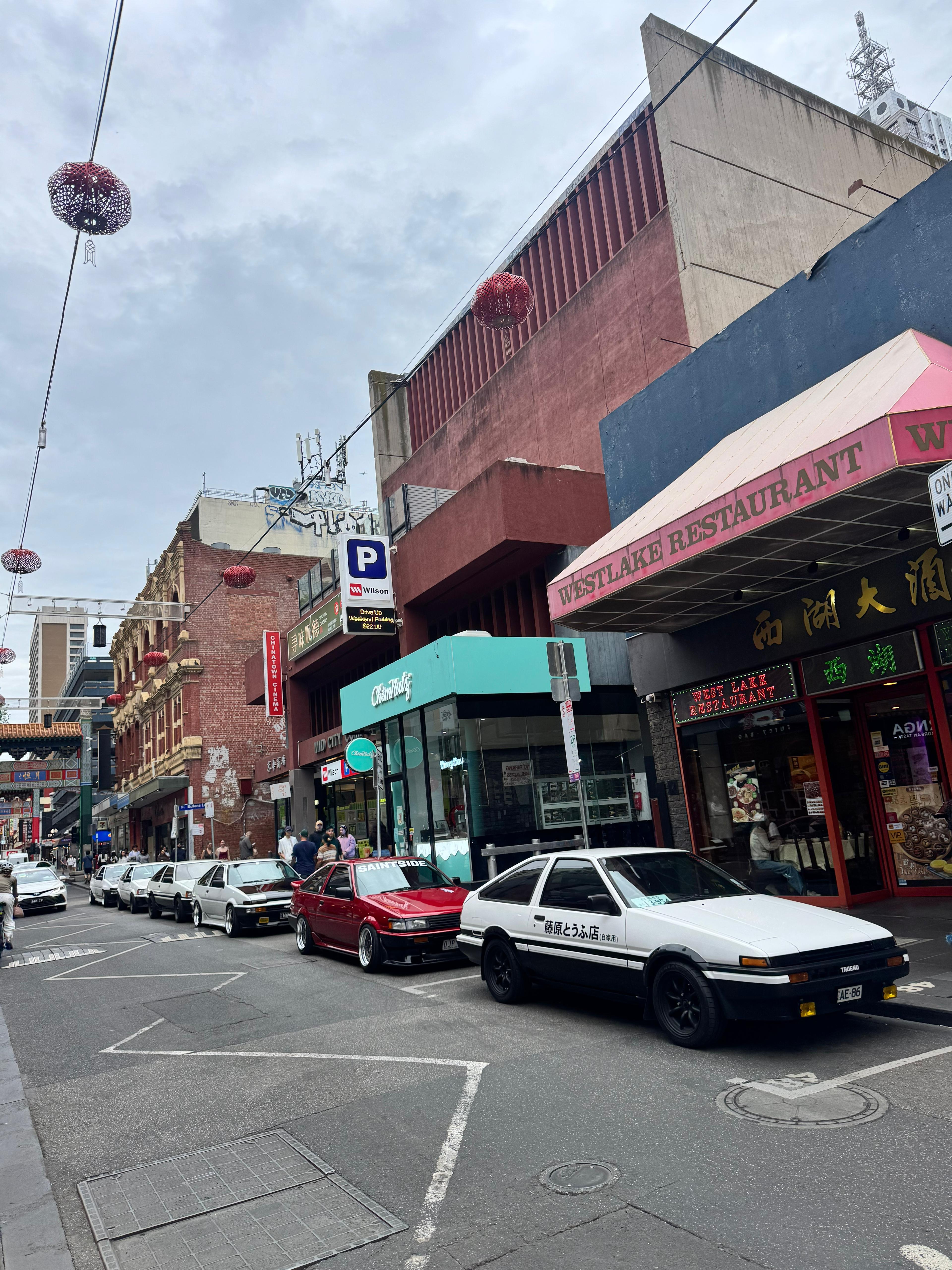 一眾《頭文字D》電影的粉絲們駕著私伙的AE86、R32、GTR到來支持電影重映活動,有如嘉年華般熱鬧!