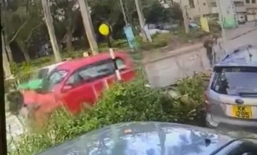 錦上路發生交通意外。(網上影片截圖)