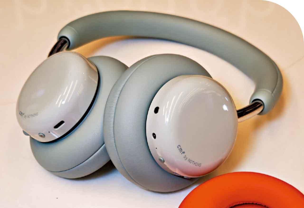 耳機保留了實體鍵及滑桿操作。