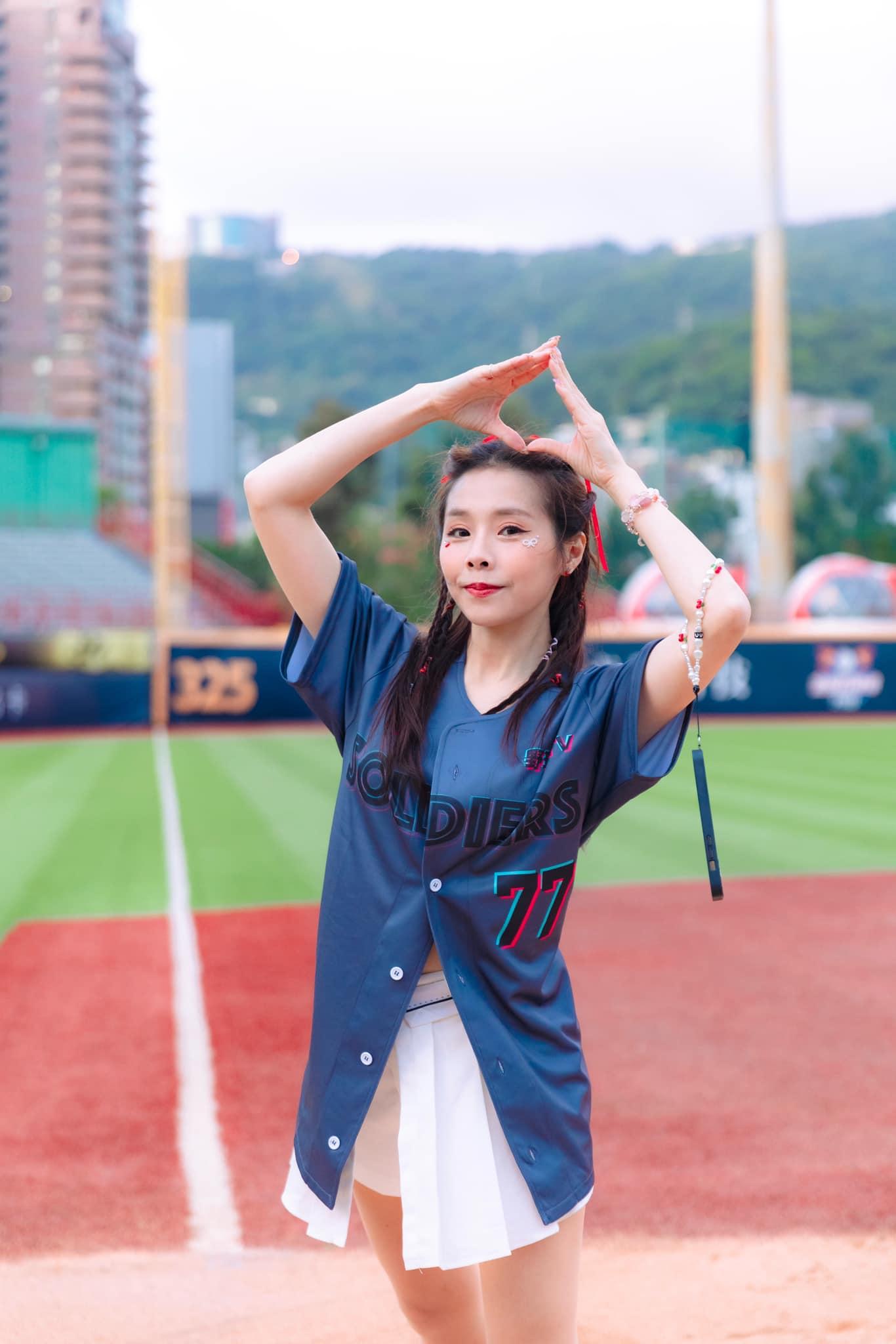 前中職樂天啦啦隊女孩張語芯。