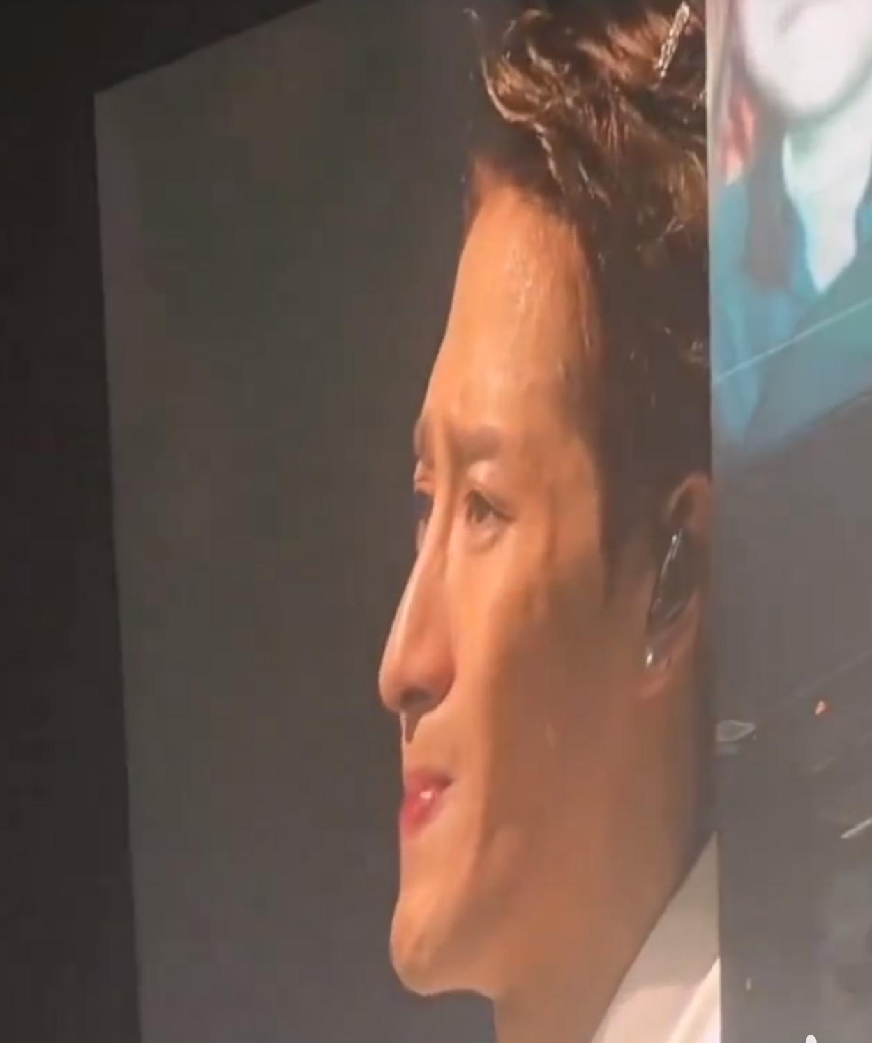 Jackson一度感觸流下男兒淚。