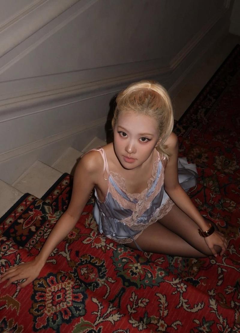 Rose@BLACKPINK時裝騷合照 英媒刻意裁走引發歧視風波