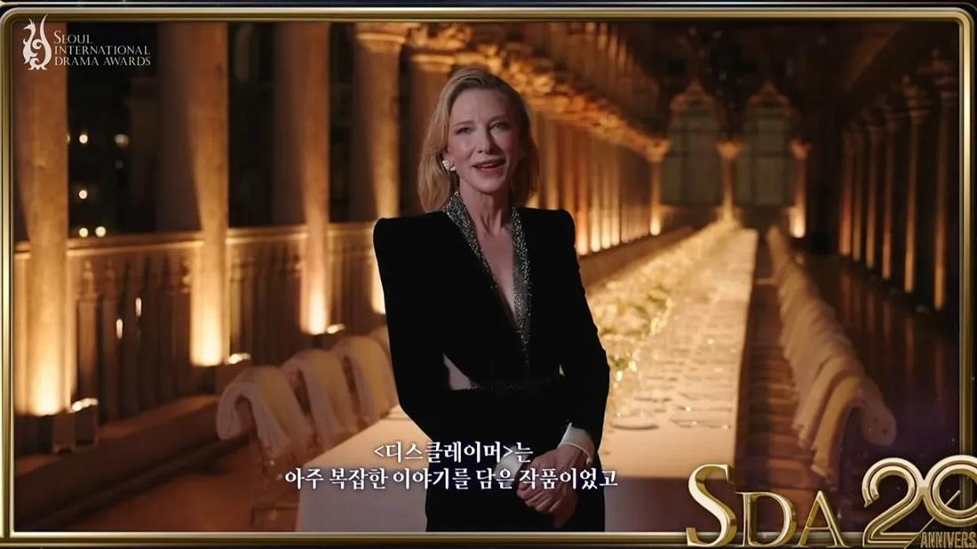 贏得女演員獎的奧斯卡影后姬蒂白蘭芝拍片感謝大會。