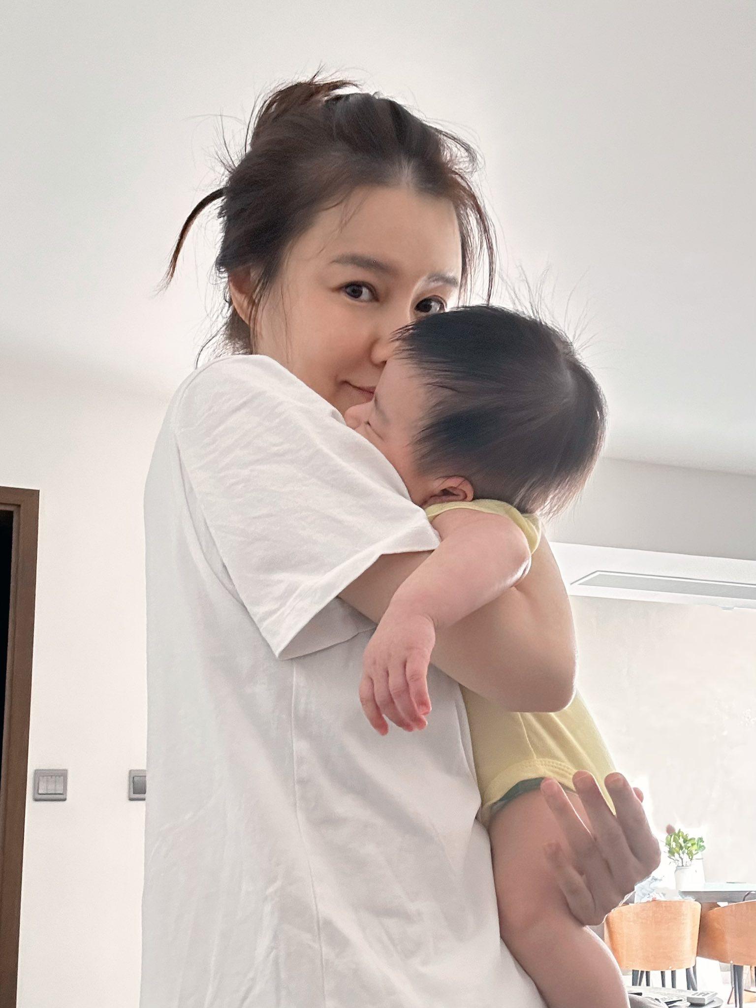 蕭正楠與黃翠如不時透過社交網分享湊仔日常。