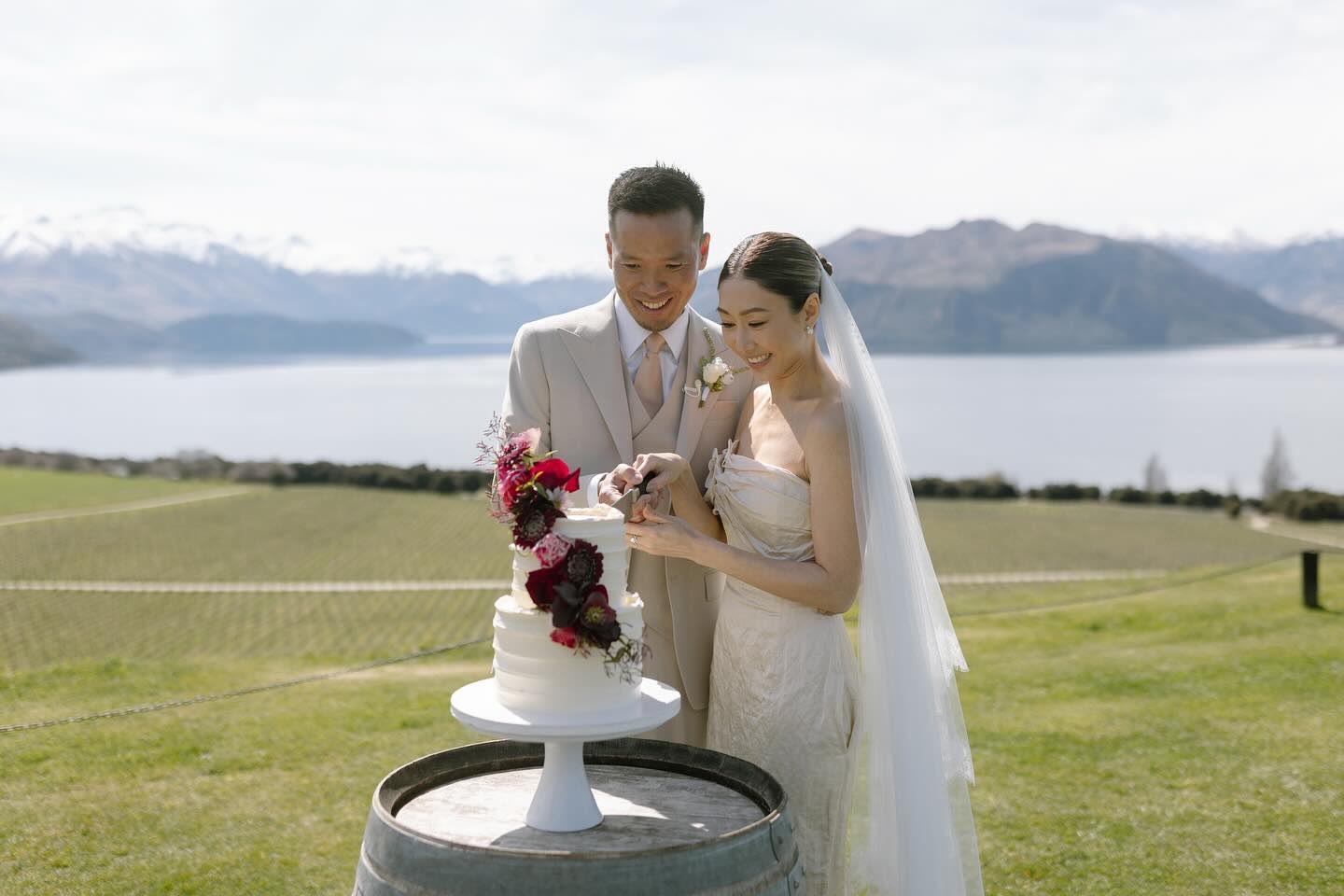 胡定欣與陳健華醫生結婚。