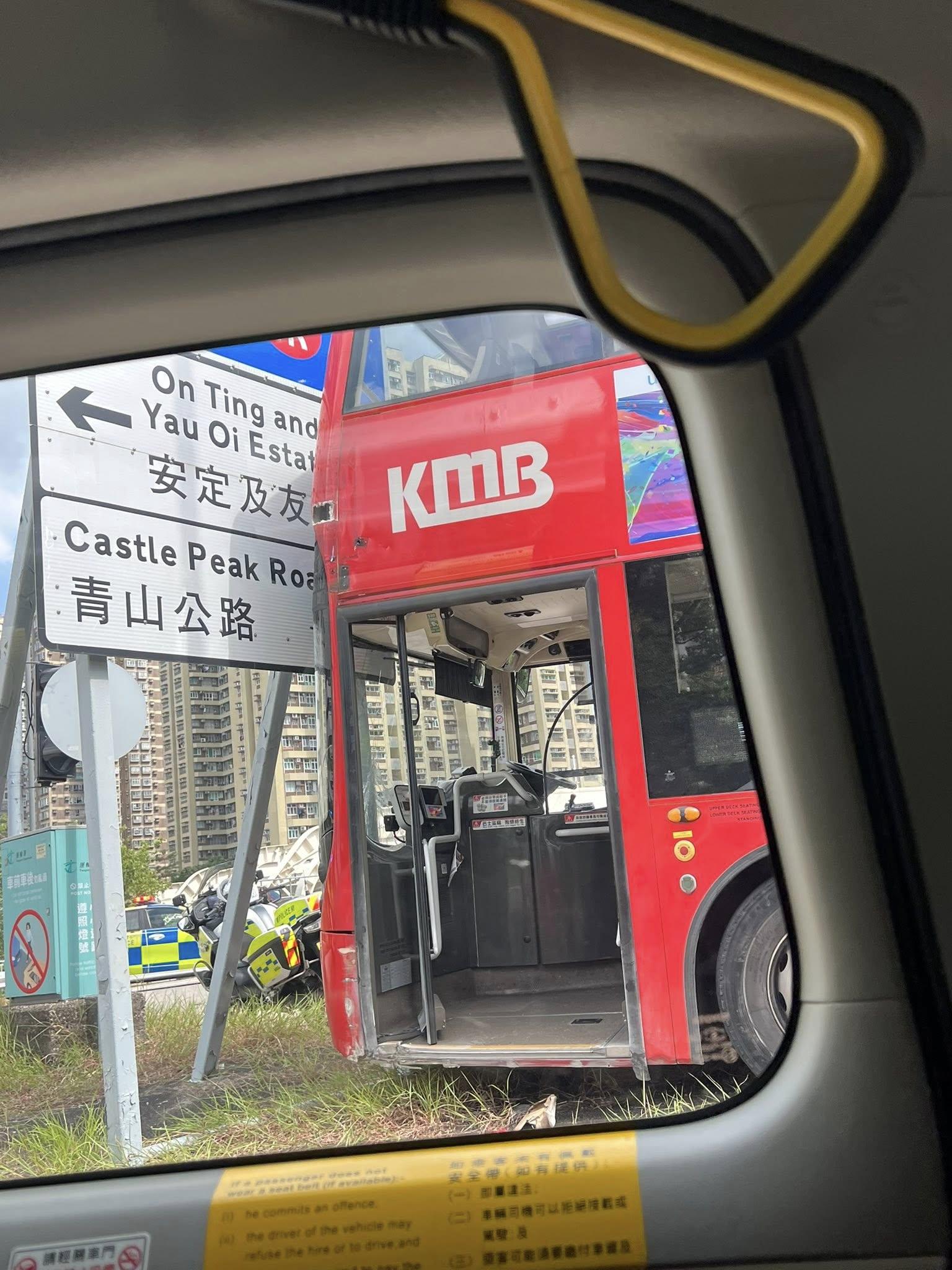 屯門公路發生交通意外。(fb「屯門公路塞車關注組」圖片)