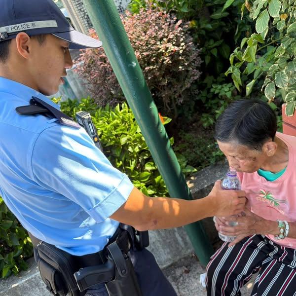 警方最終於今早(8日)在石澳後灘尋回婆婆。(東區警區Facebook)
