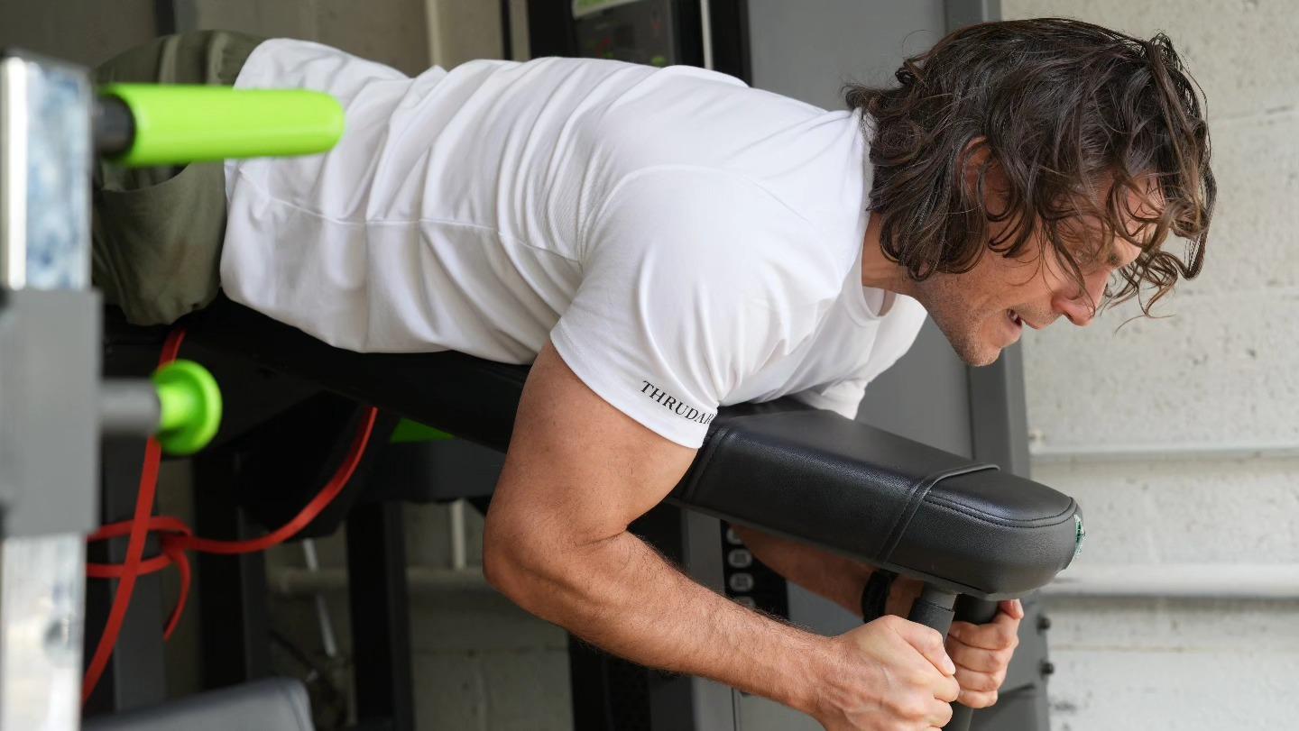 亨利卡維的腳傷,看來不輕。