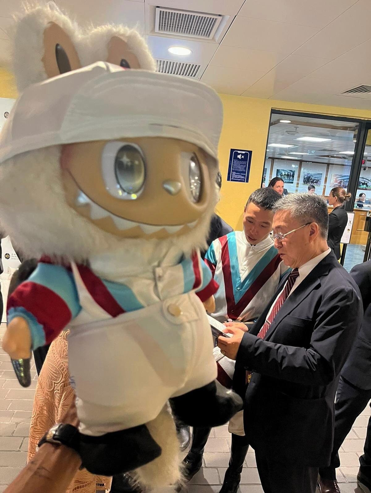 周嘉儀喜歡Labubu,日前入馬場後出Post全都是Labubu。