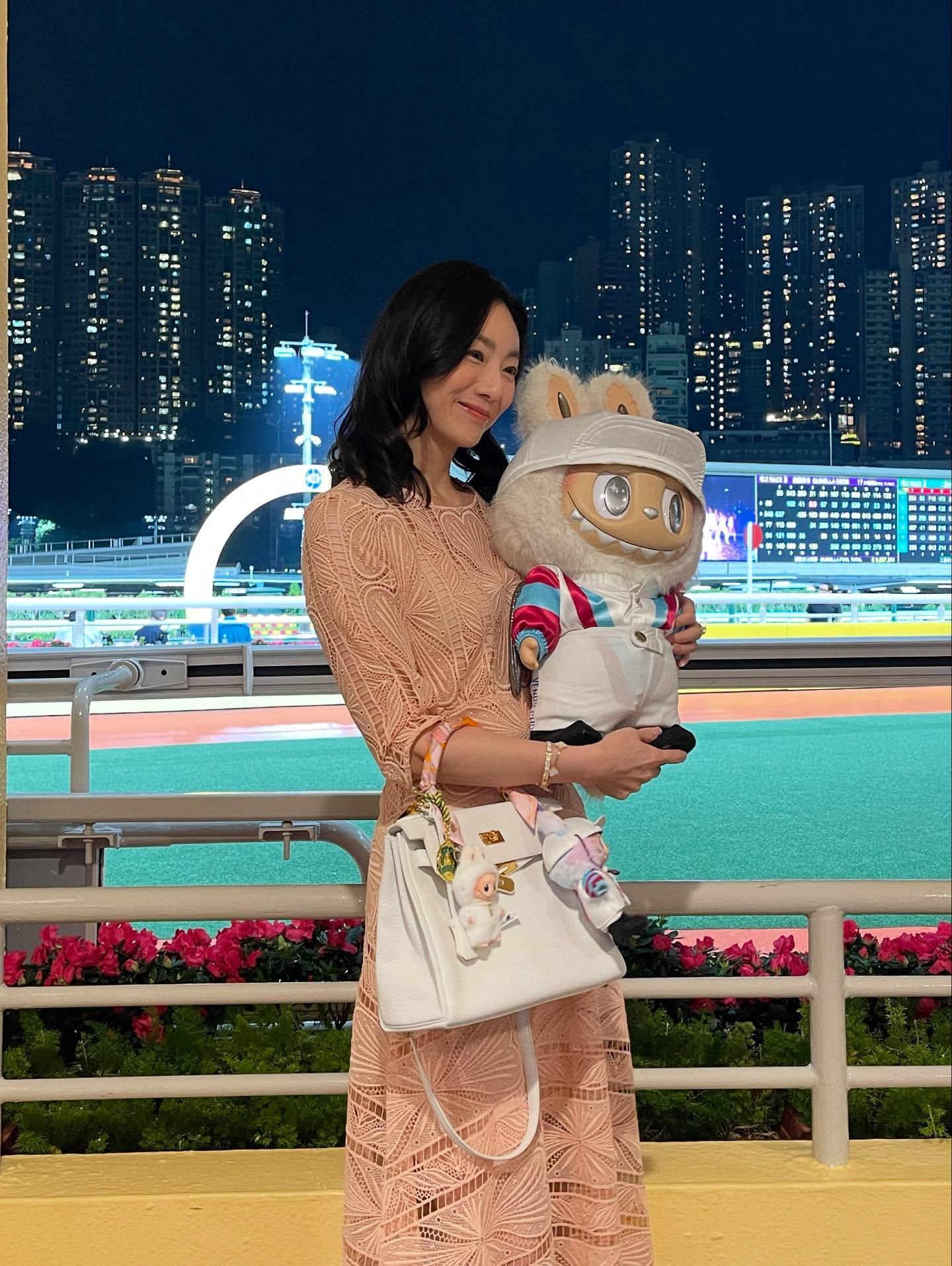 周嘉儀喜歡Labubu,日前入馬場後出Post全都是Labubu。