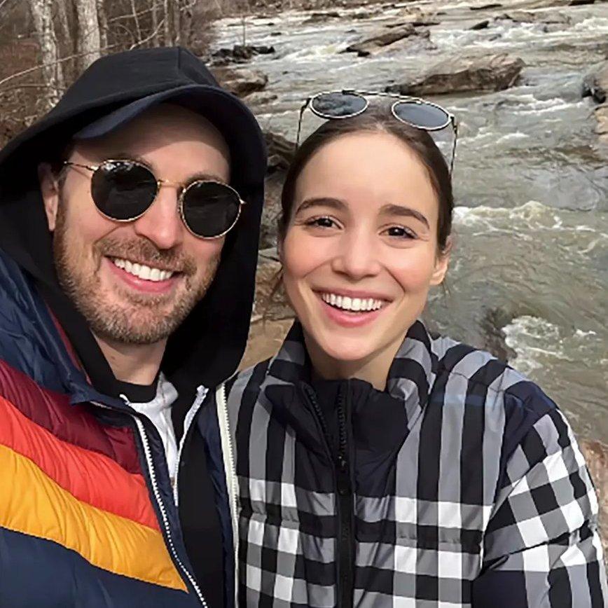 Alba Baptista婚後兩年,為美國隊長Chris Evans誕下一子。