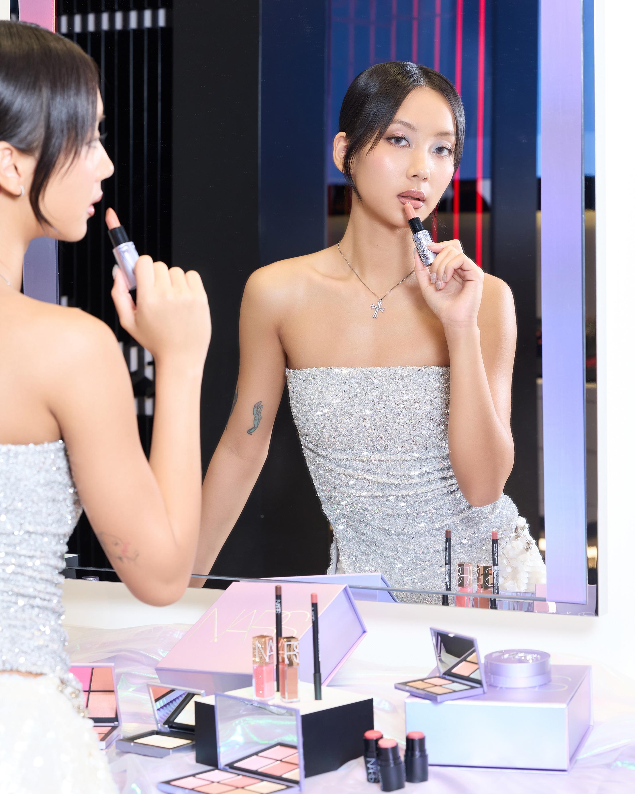 NARS邀請Collar成員邱彥筒(Marf)演繹空靈又夢幻的妝容。