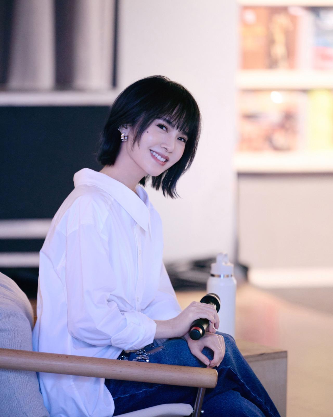 楊丞琳於北京舉辦《有且》音樂私享時刻,與媒體、合作團隊及幸運歌迷分享新專輯的創作故事。