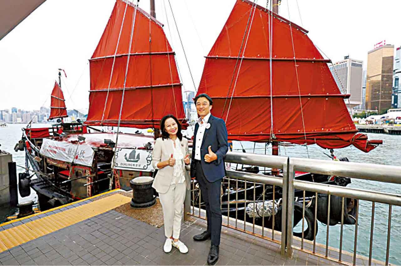 夜航鴨靈號:穿越維港的時光倒流