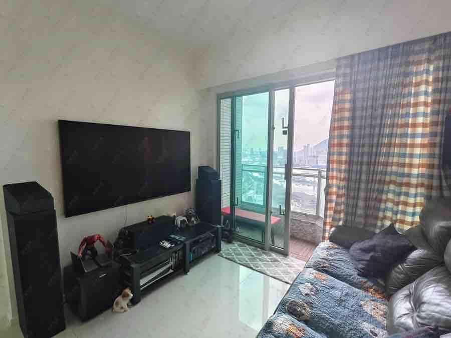 荃灣環宇海灣高層兩房 外區上車客一見傾心 即日「意頭價」入手(多圖)|二手樓成交