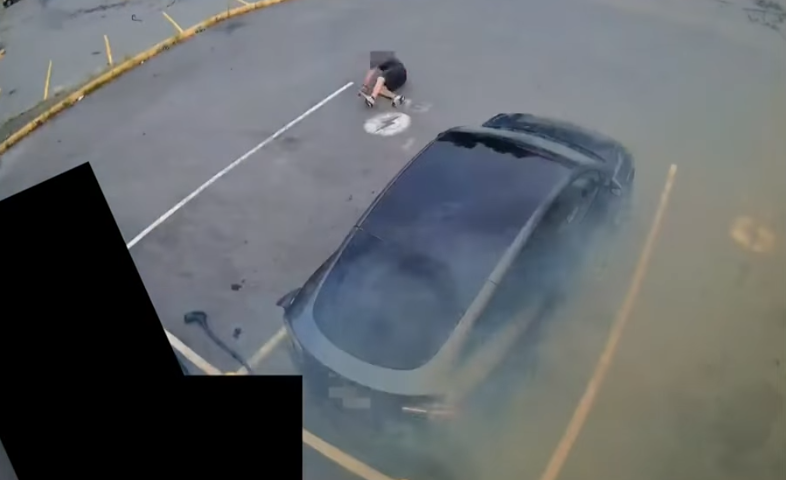 Tesla電動車充電突爆炸車主被震飛 調查指變壓器出事(有片)